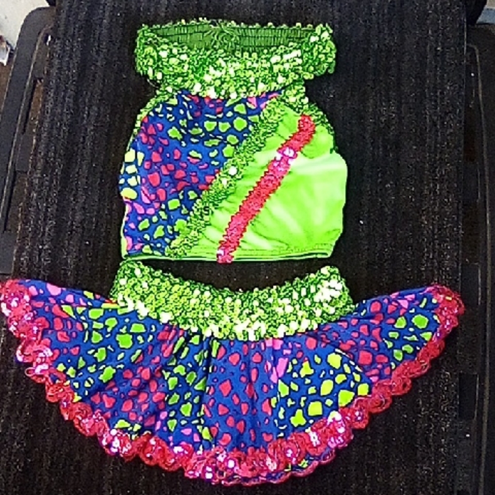 Girls 2 Piece Sequinned Costume Halter And Skirt.